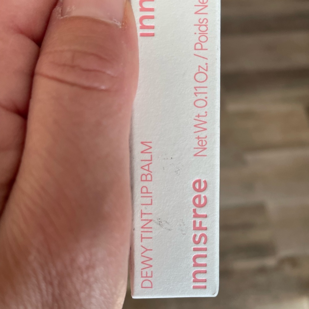 NEW Innisfree Dewy Tint Lip Balm - Picture 2 of 6
